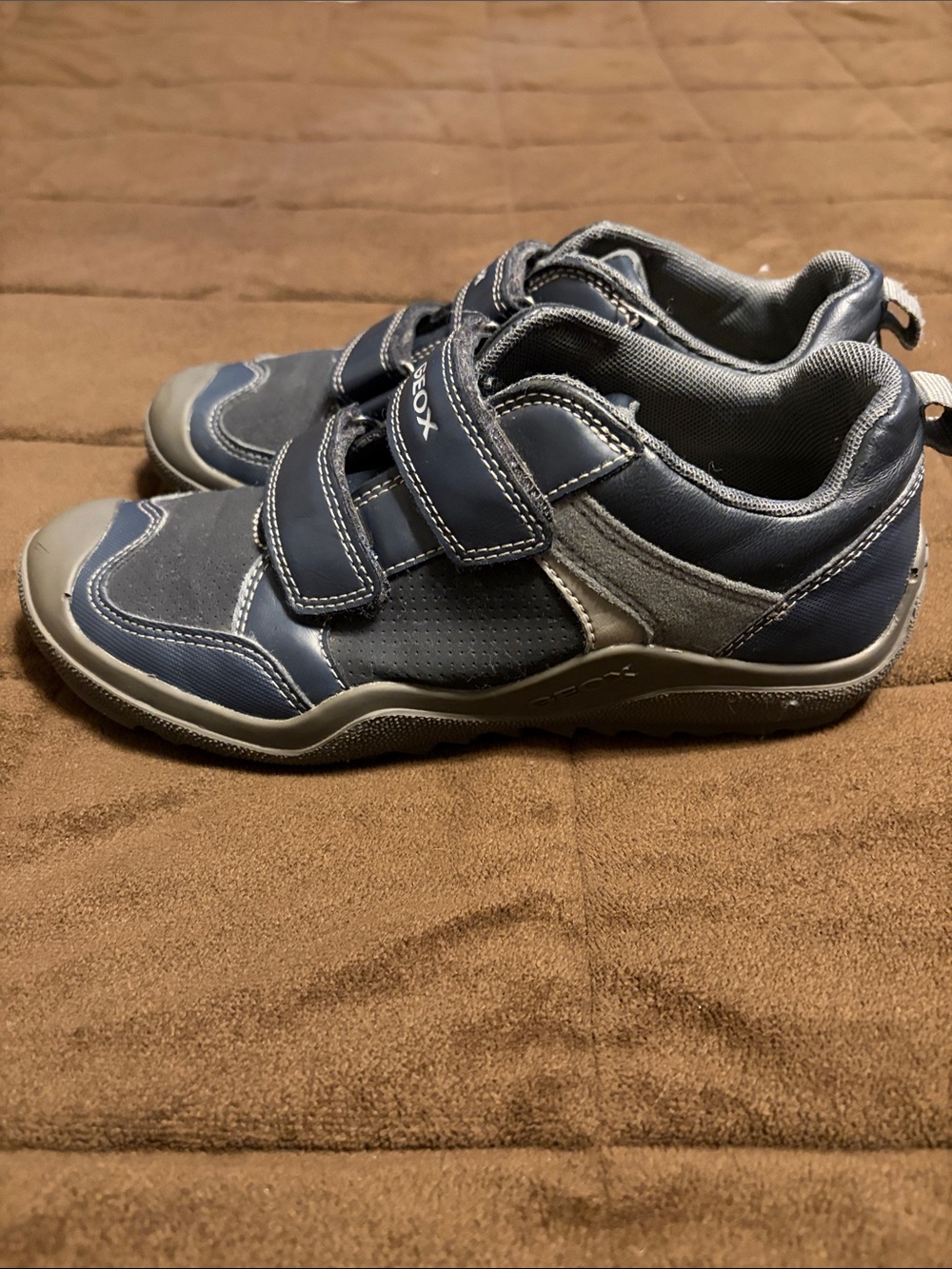Geox Respira Big Boys Navy and Gray Velcro Sneakers Sz US 4
